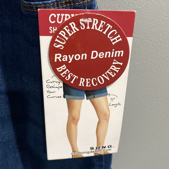 S.O.N.G Maternity Curvy Shorts Size Medium - Picture 2 of 6